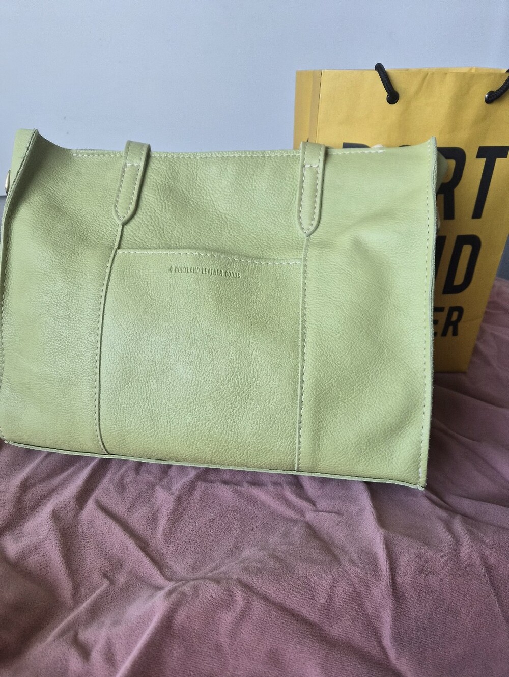 Portland Leather E/W Lola Zip In Sugar Snap